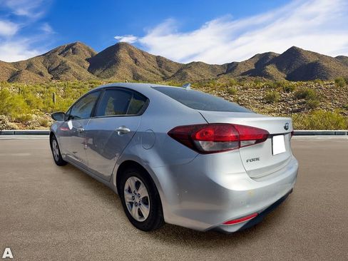 Used 2018 Kia Forte LX image 3