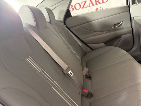 Used 2021 Hyundai Elantra SEL w/ Convenience Package FWD image 18