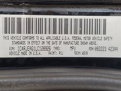 Used 2020 Jeep Grand Cherokee Laredo RWD image 33