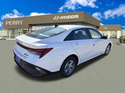 New 2026 Hyundai Elantra SE