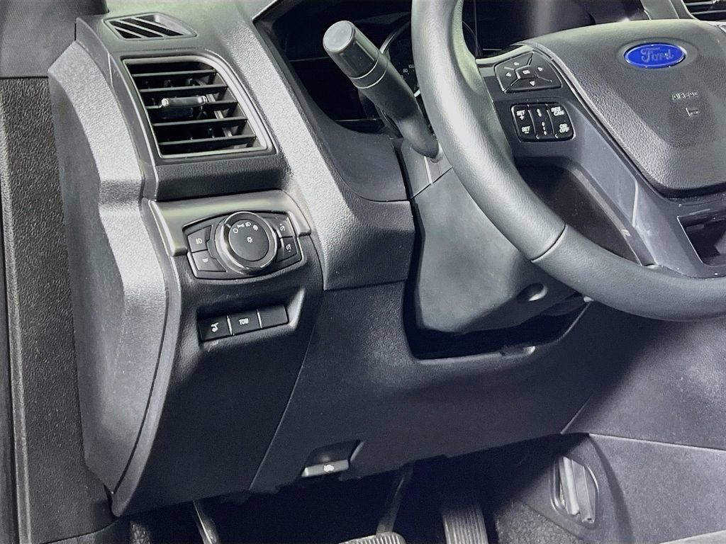 Certified 2018 Ford Explorer XLT w/ Equipment Group 202A AWD/4WD image 10