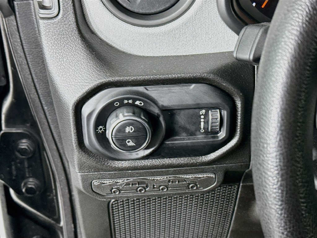Used 2024 Jeep Gladiator Sport AWD/4WD image 11