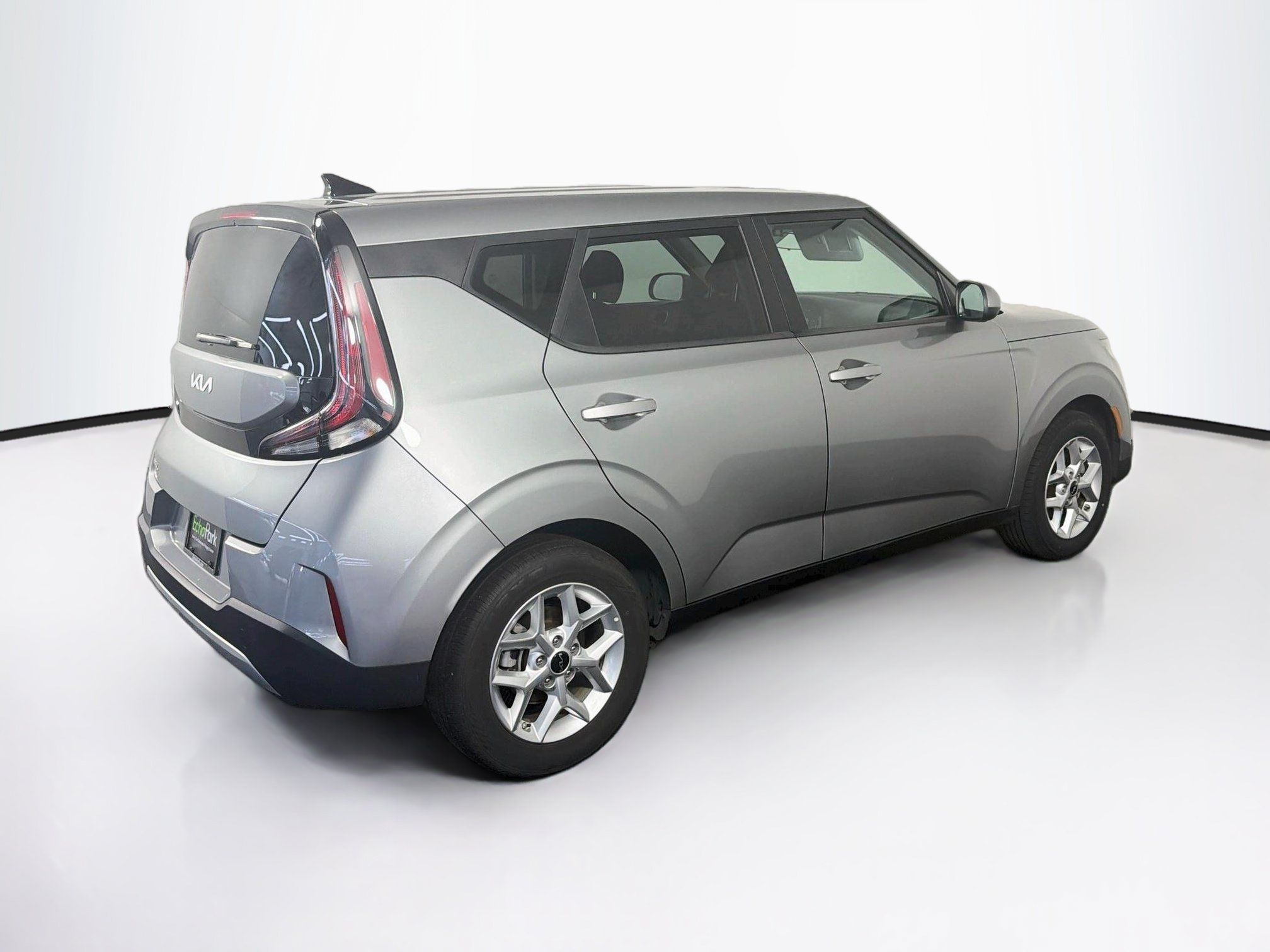 Used 2025 Kia Soul LX w/ LX Technology Package FWD image 9
