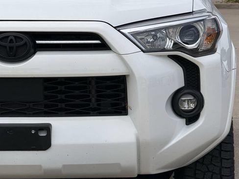 Used 2024 Toyota 4Runner SR5 Premium w/ Moonroof Package RWD image 8