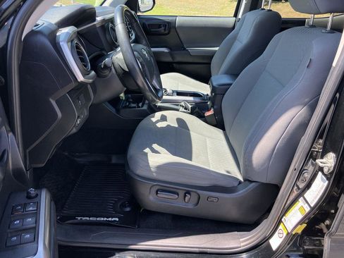 Used 2020 Toyota Tacoma SR5 image 13