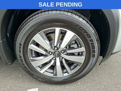 Used 2023 Nissan Pathfinder SL AWD/4WD image 11