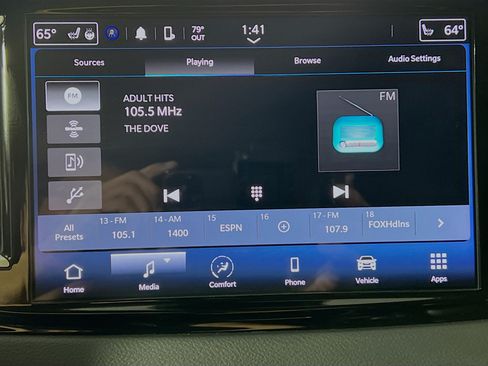Used 2024 Chrysler Pacifica Touring-L FWD image 27