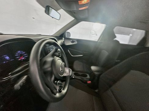 Used 2021 Kia Soul LX FWD image 18