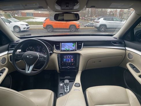 Used 2019 INFINITI QX50 Essential w/ Premium Heat Package image 9