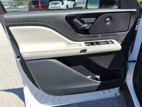 New 2026 Lincoln Aviator Reserve RWD image 9