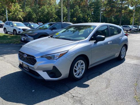 Used 2025 Subaru Impreza 2.0i image 3