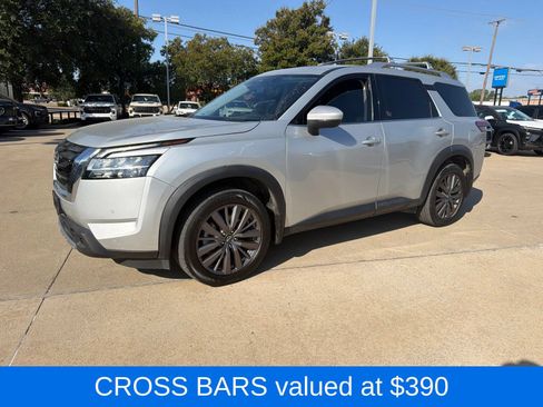 Used 2023 Nissan Pathfinder SL w/ SL Premium Package FWD image 4
