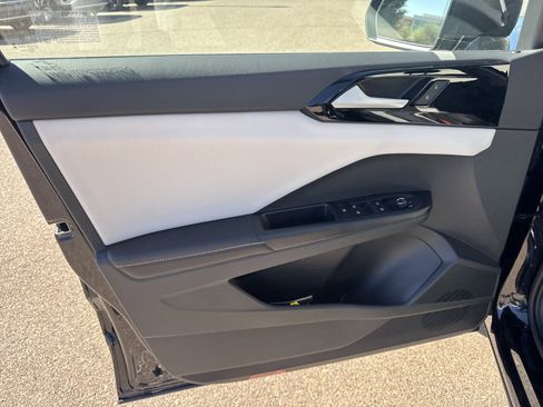 New 2026 Volkswagen Taos S image 10