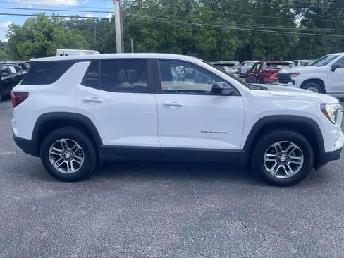 Used 2025 GMC Terrain Elevation AWD/4WD image 2