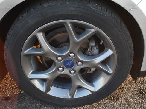 Used 2014 Ford Focus SE w/ Equipment Group 201A image 39