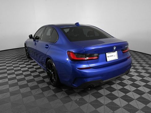 Used 2022 BMW 330i Sedan w/ M Sport Package RWD image 4