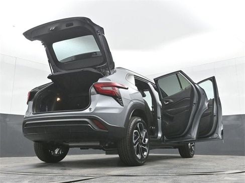 New 2026 Chevrolet Trax RS w/ Sunroof Package image 53