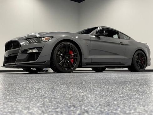 Used 2021 Ford Mustang Shelby GT500 w/ Technology Package RWD image 5