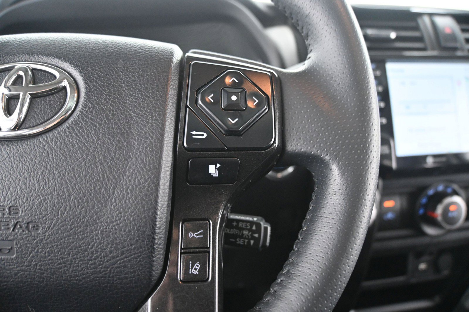 Used 2021 Toyota 4Runner TRD Off-Road Premium w/ Moonroof Package AWD/4WD image 27