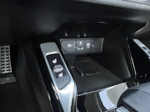 Certified 2025 Kia Sorento SX FWD image 33