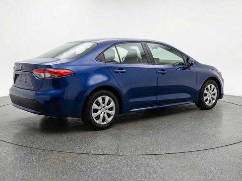 Used 2025 Toyota Corolla LE FWD image 9