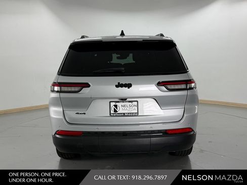 Used 2023 Jeep Grand Cherokee L Laredo AWD/4WD image 7