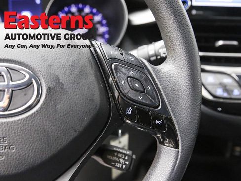 Used 2020 Toyota C-HR LE image 16