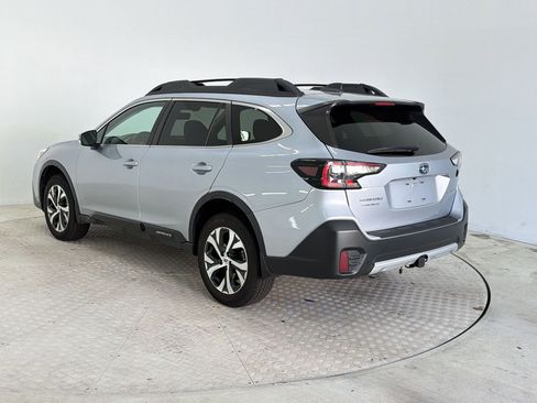 Used 2022 Subaru Outback Limited XT w/ Popular Package #2 AWD/4WD image 3