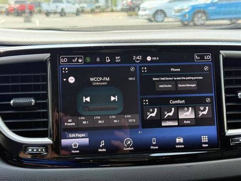 Certified 2023 Chrysler Pacifica Touring-L FWD image 17