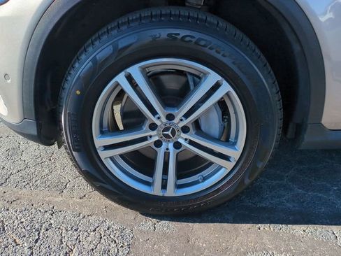Used 2021 Mercedes-Benz GLC 300 4MATIC image 10