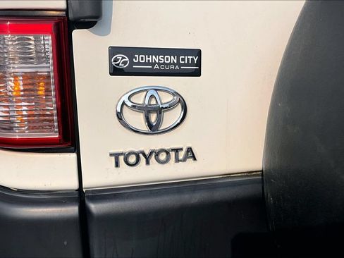 Used 2010 Toyota FJ Cruiser 4WD image 8