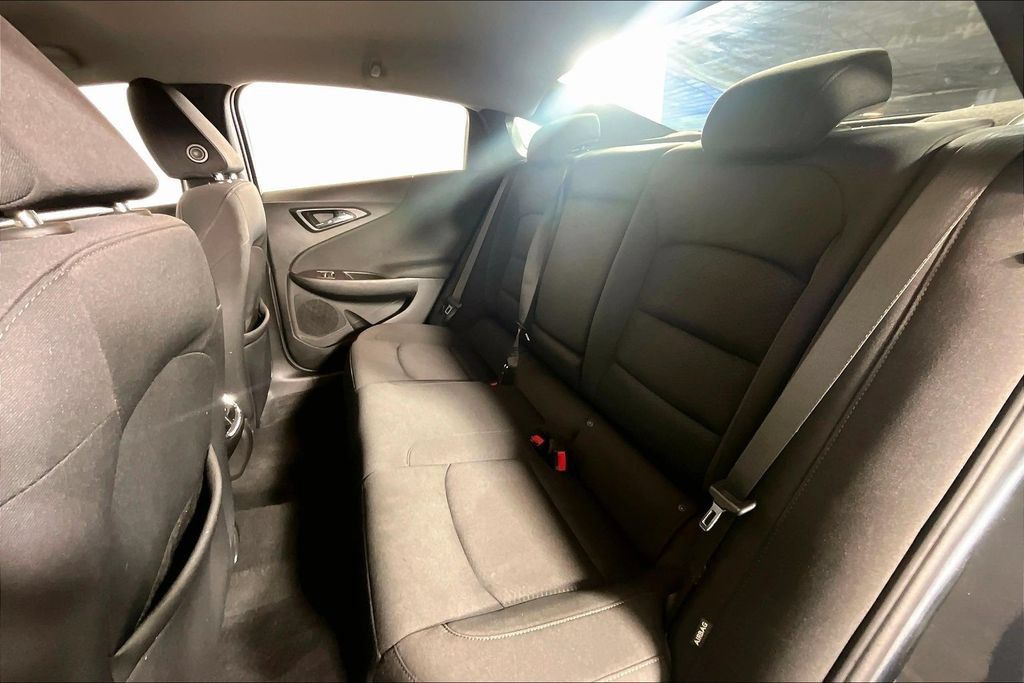 Used 2021 Chevrolet Malibu LT FWD image 22