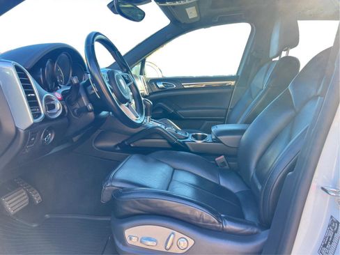 Used 2017 Porsche Cayenne S image 11