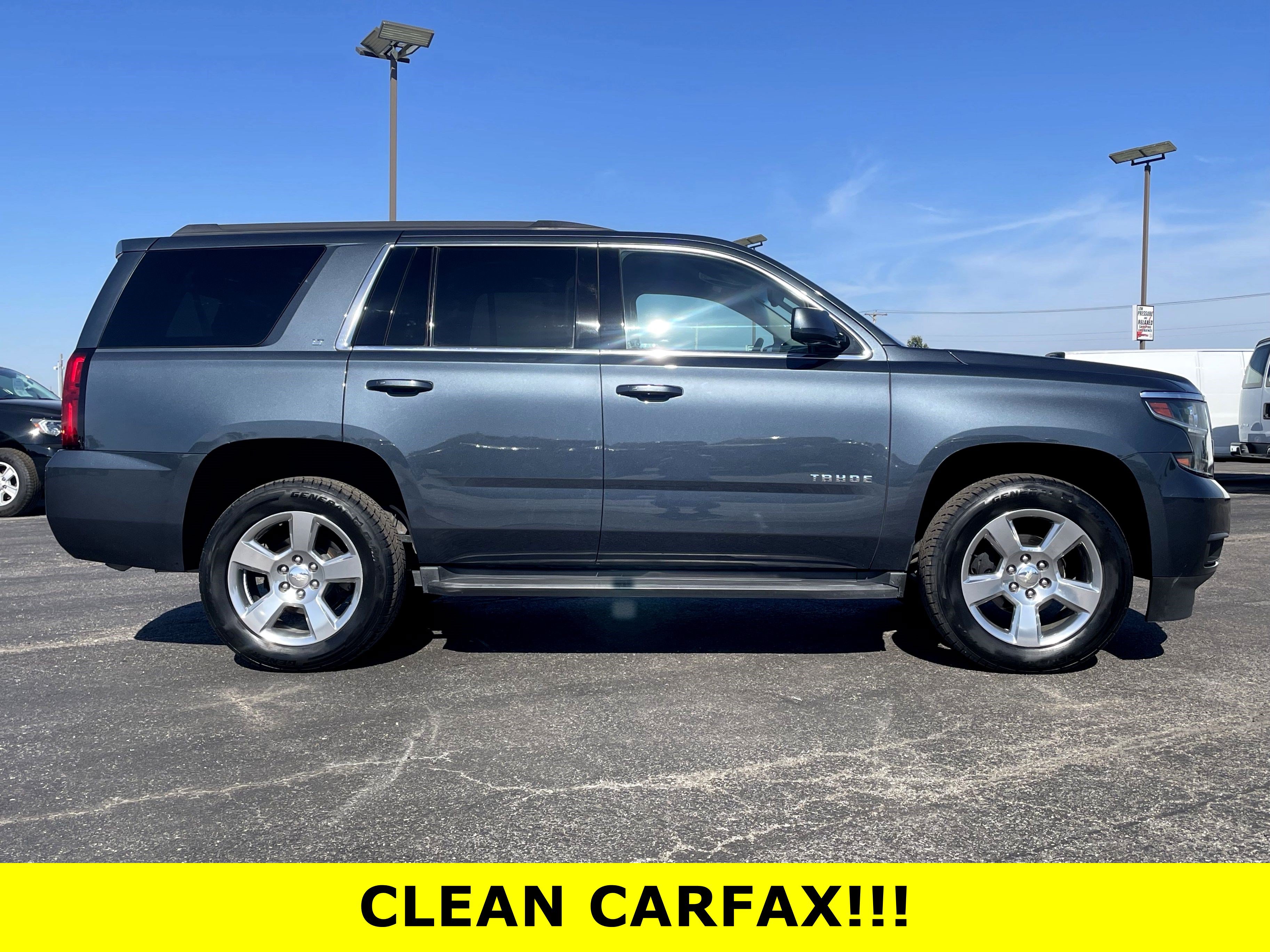 Used 2020 Chevrolet Tahoe LT w/ Luxury Package AWD/4WD image 2