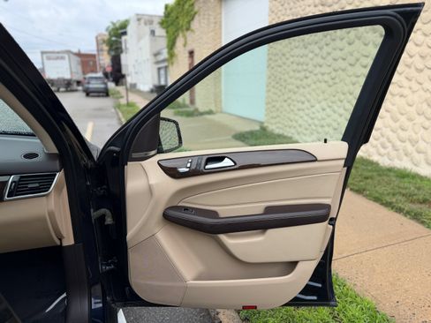 Used 2017 Mercedes-Benz GLE 350 4MATIC image 22