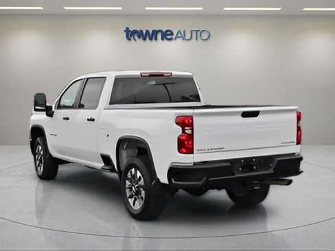 Used 2025 Chevrolet Silverado 2500 Custom w/ Z71 Off-Road Package AWD/4WD image 3