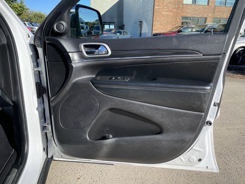 Certified 2021 Jeep Grand Cherokee Limited w/ Luxury Group II image 10