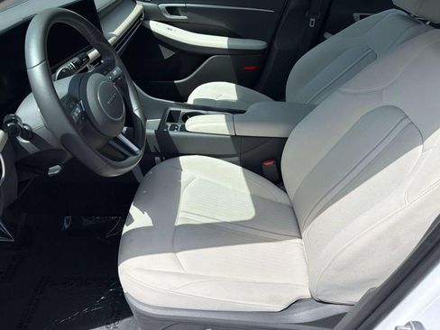 Used 2025 Hyundai Sonata SEL FWD image 5