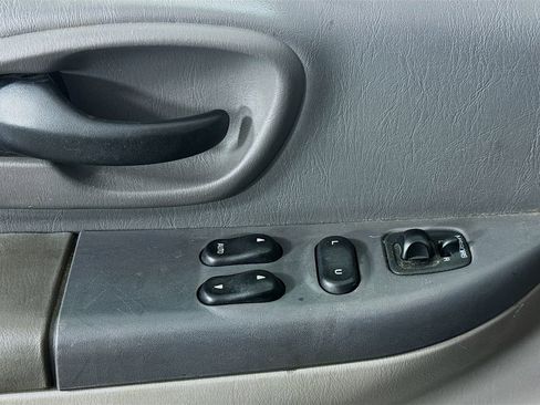 Used 2001 Ford F150 Lariat RWD image 19