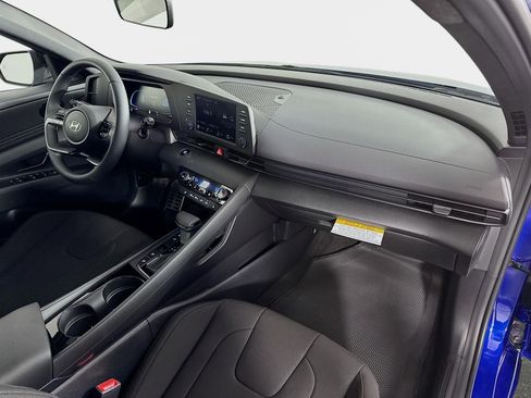 New 2026 Hyundai Elantra SEL Sport FWD image 28