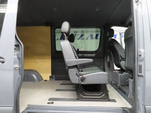Used 2021 Mercedes-Benz Sprinter 2500 image 10