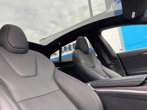 Used 2024 Tesla Model S image 20