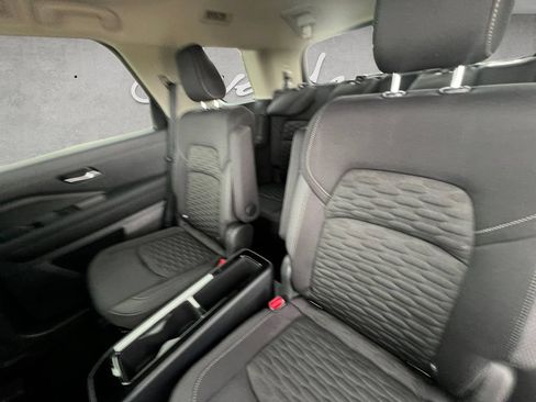 Used 2022 Nissan Pathfinder SV w/ SV Premium Package FWD image 22