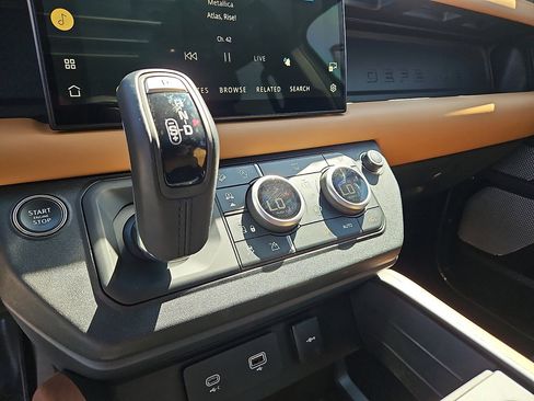 Used 2023 Land Rover Defender 130 X image 19