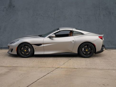 Certified 2019 Ferrari Portofino image 3