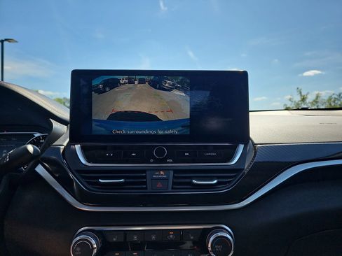 Used 2024 Nissan Altima 2.5 SR w/ SR Premium Package image 24