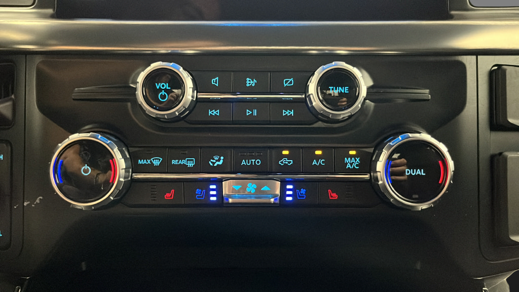 Used 2023 Ford F150 Lariat AWD/4WD image 17