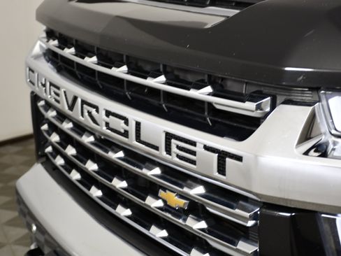 Used 2022 Chevrolet Silverado 2500 LTZ w/ LTZ Premium Package AWD/4WD image 11