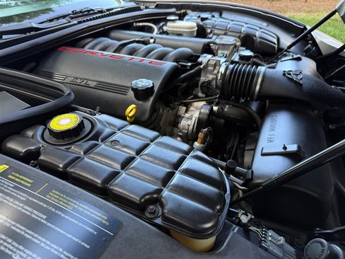 Used 2004 Chevrolet Corvette Coupe w/ Preferred Equipment Group image 67