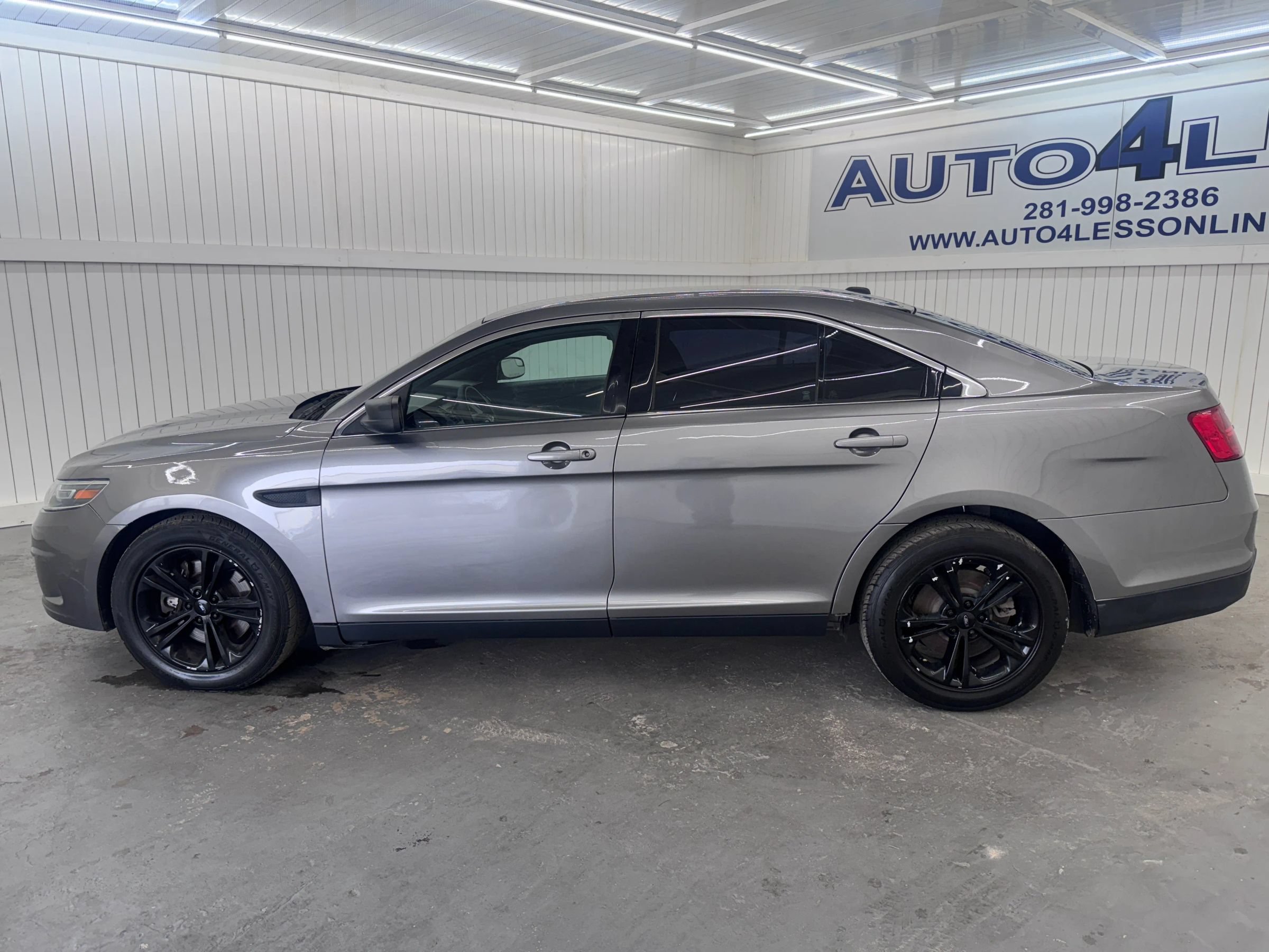 Used 2018 Ford Taurus Police Interceptor FWD image 8